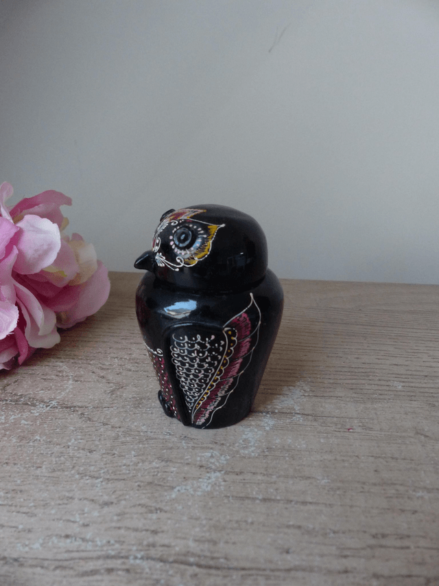 Ancienne petite boite en bois laqué forme chouette/ figurine oiseau peint à la main H 8,5  collection chouettes, artisanat d'art, cadeau
