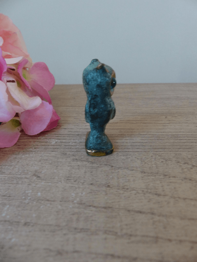 Figurine miniature hibou en laiton aux yeux bleus, petit hibou sculpture d'art grec symbole de la sagesse, animal en laiton porte-bonheur