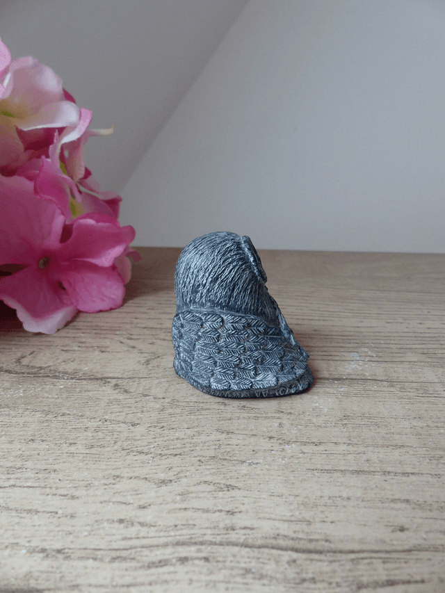 Vintage Sculpture d'une Petite Chouette en Pierre de Savon aux Grands Yeux Noirs Edmund Wolf Fait au Canada