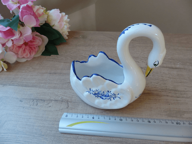 Vintage Petit Cache Pot Cygne de Porcelaine Peint à la Main au Portugal - Oiseau d'ornement - Petite Jardinière Cygne Oiseau - Cadeau Couple