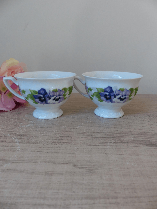 Deux tasses à café porcelaine Rosenthal Collection Classic, Allemagne, tasses romantiques décor fleurs pensées, cadeau couple déco intérieur