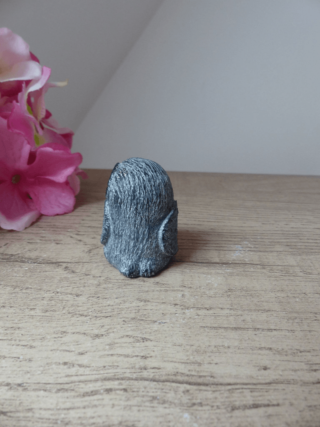 Vintage Sculpture d'une Petite Chouette en Pierre de Savon aux Grands Yeux Noirs Edmund Wolf Fait au Canada