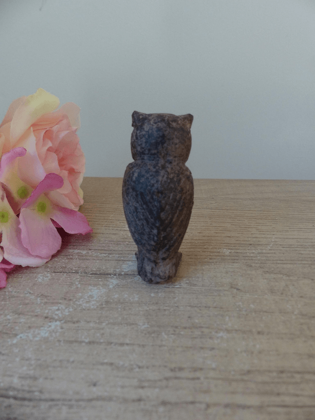 Petite statuette chouette en métal sculpté vintage, Figurine chouette marron debout décoration intérieure collection chouettes oiseaux