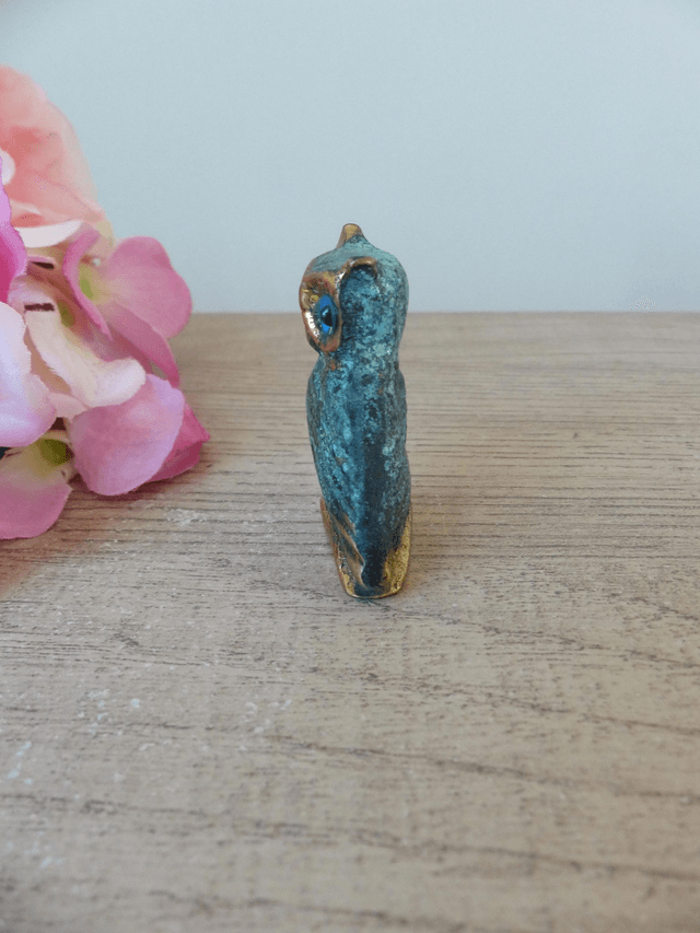 Figurine miniature hibou en laiton aux yeux bleus, petit hibou sculpture d'art grec symbole de la sagesse, animal en laiton porte-bonheur