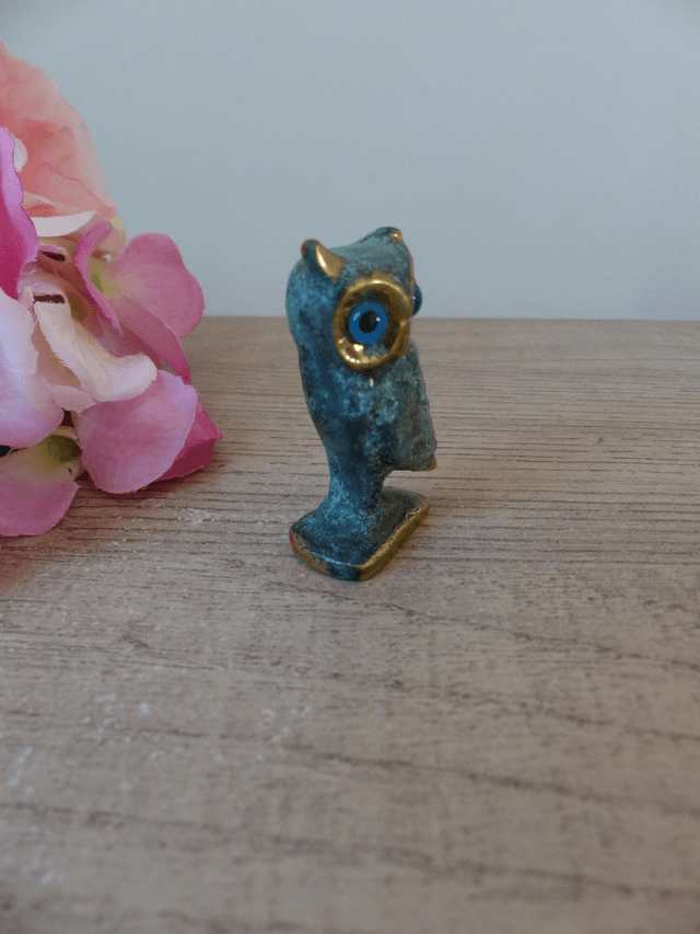 Figurine miniature hibou en laiton aux yeux bleus, petit hibou sculpture d'art grec symbole de la sagesse, animal en laiton porte-bonheur