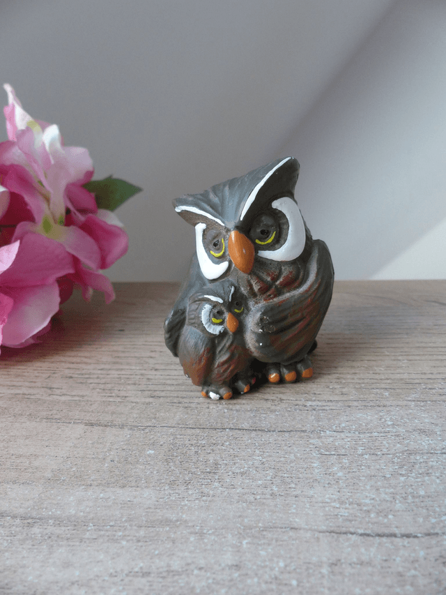 Figurine ancien petit hibou protecteur et son bébé en résine Vintage, hibou bienveillant, cadeau ami famille soutien
