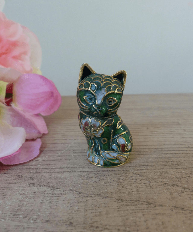 Figurine miniature chat cloisonné vert en cuivre peint main, petit chat fabriqué à la main avec émail et motif floral vintage, collection