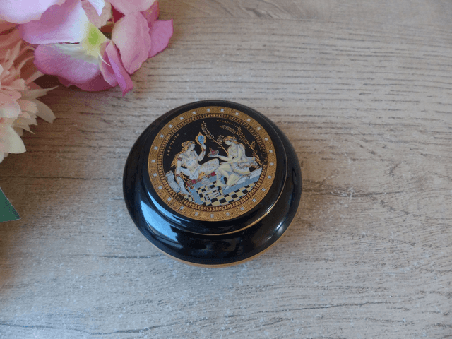 Petite Boite à Bijoux en Céramique Grèce avec Bordure et Décor Dorés 24 K Motif Aphrodite Déesse de l&#039;Amour Cadeau Couple