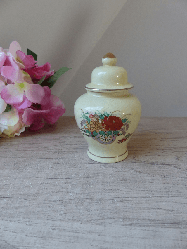 Petit pot à gingembre japonais en porcelaine, pot à gingembre oriental avec couvercle, pot à épices du Japon, ginger jar home decor