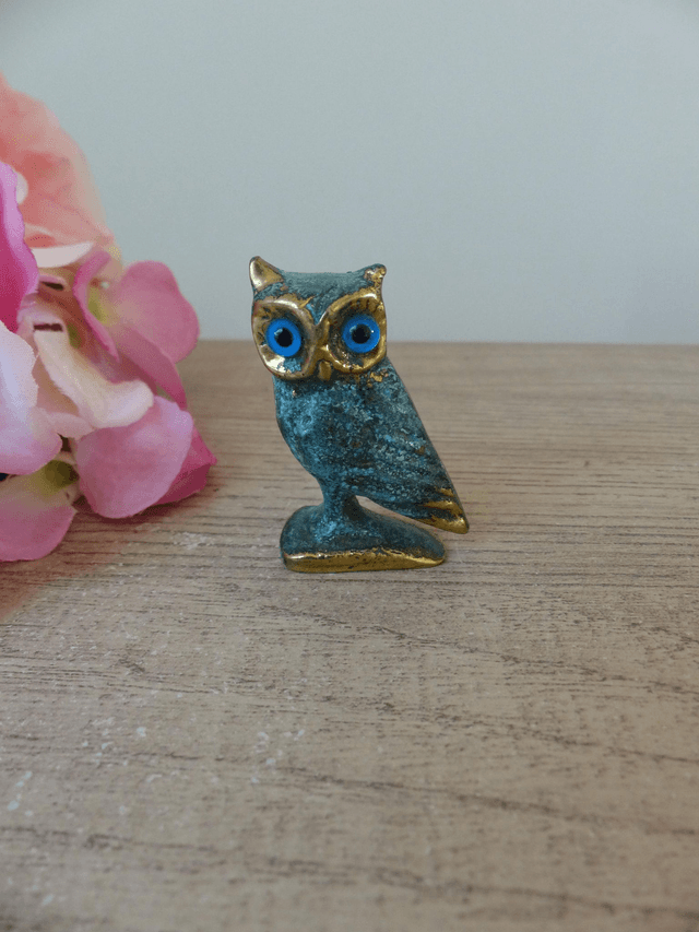 Figurine miniature hibou en laiton aux yeux bleus, petit hibou sculpture d&#039;art grec symbole de la sagesse, animal en laiton porte-bonheur