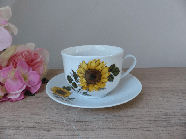 Ensemble Tasse à Thé ou Chocolat Fleur Tournesol en Porcelaine de Sologne Fabriqué en France, Cadeau pour Maman, Décoration Maison Campagne